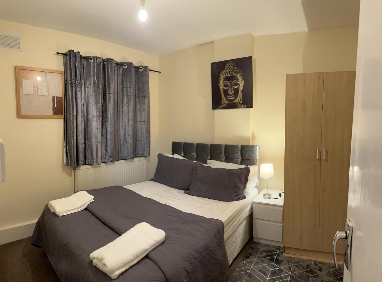 Amazing And Lovely 2- Bedroom First Floor Flat Londyn Zewnętrze zdjęcie